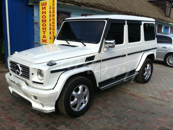 Кто-нибудь может объяснить, откуда у иеромонахов берутся Mercedes-Benz G-класса? Боженька такую хорошую з/п платит?